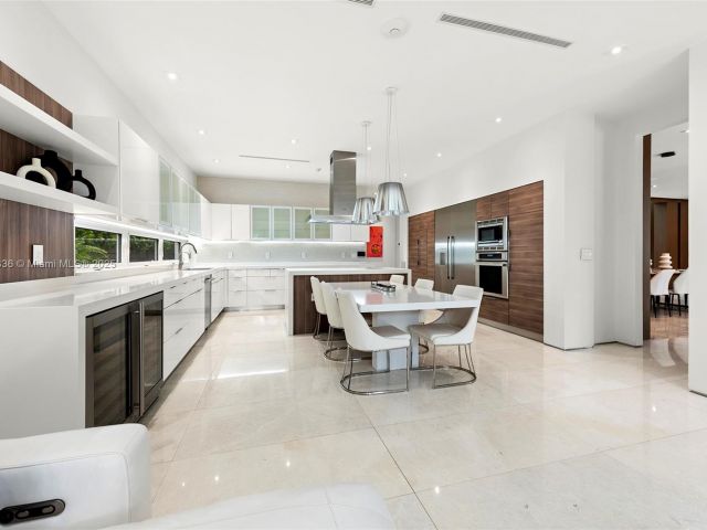 Продажа дома по адресу 7930 SW 52nd Ct - фото 7517798