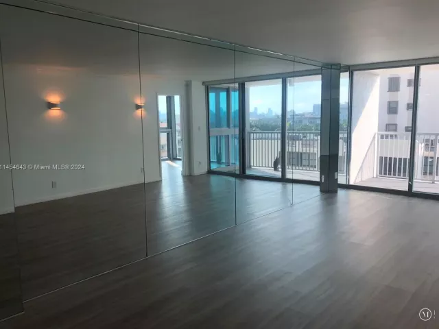 Продажа квартиры #706 - фото 6517432