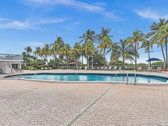 Продажа квартиры #706 - фото 6517438