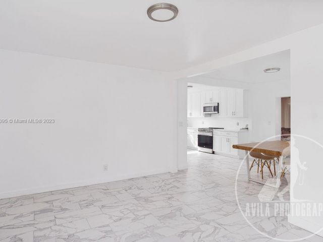 Продажа дома по адресу 425 NW 122nd St - фото 4637372