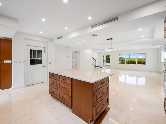 Продажа дома по адресу 1807 N Fort Lauderdale Beach Blvd - фото 4681656