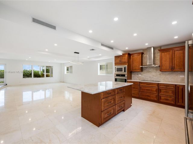 Продажа дома по адресу 1807 N Fort Lauderdale Beach Blvd - фото 4681657