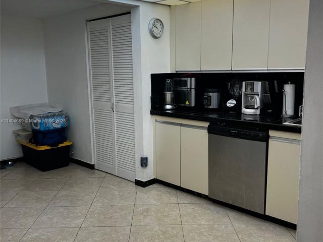 Продажа квартиры # - фото 7432893