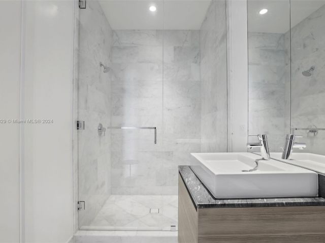 Продажа квартиры #4902 - фото 7293740