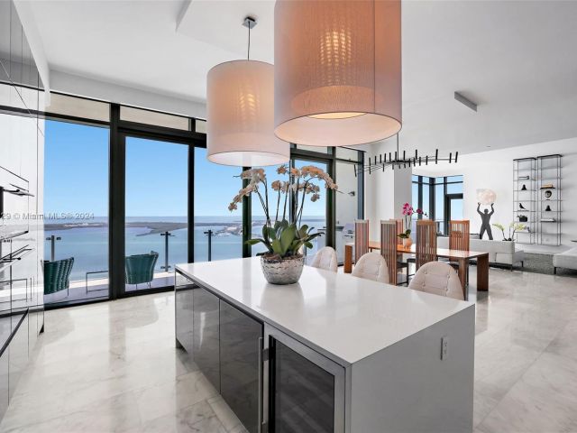 Продажа квартиры #4902 - фото 7293743