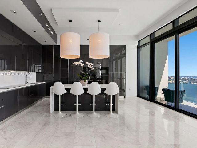 Продажа квартиры #4902 - фото 7293744