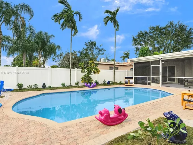 Дом в аренду по адресу 5500 Cleveland St - фото 4865510