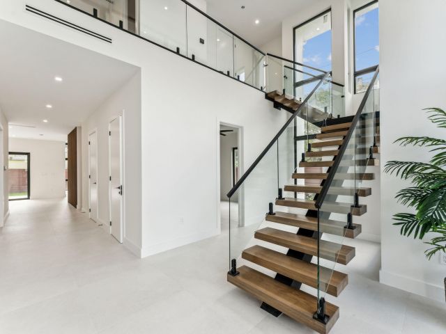 Продажа дома по адресу 630 Westwood Road - фото 4890792