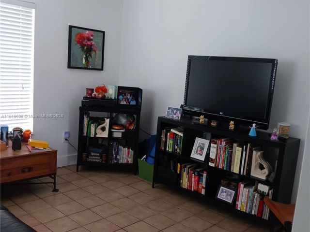 Продажа дома по адресу 13043 SW 6th St - фото 4897469