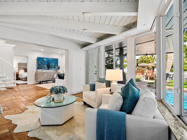 Продажа дома по адресу 681 NE Harbour Drive - фото 5941509