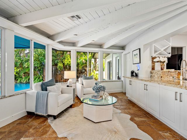 Продажа дома по адресу 681 NE Harbour Drive - фото 5941510