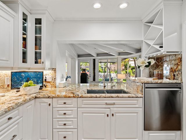 Продажа дома по адресу 681 NE Harbour Drive - фото 5941511