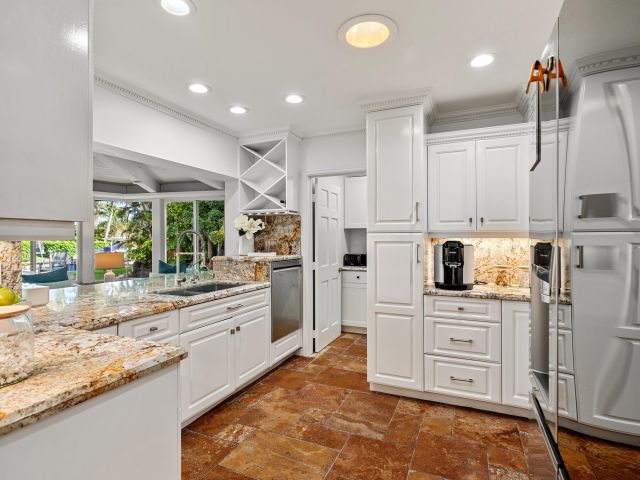 Продажа дома по адресу 681 NE Harbour Drive - фото 5941513