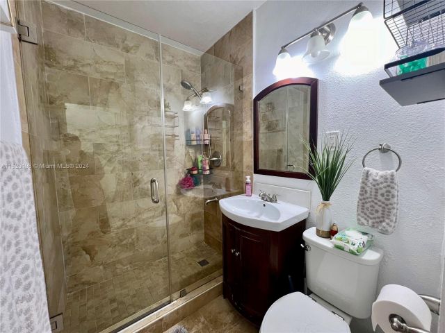 Продажа дома по адресу 9320 NW 35th Ct - фото 4906997