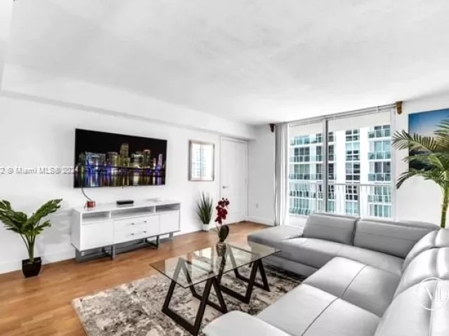 Продажа квартиры #1915 - фото 4916589