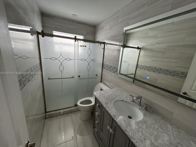 Продажа дома по адресу 801 S Highland Dr - фото 4918491