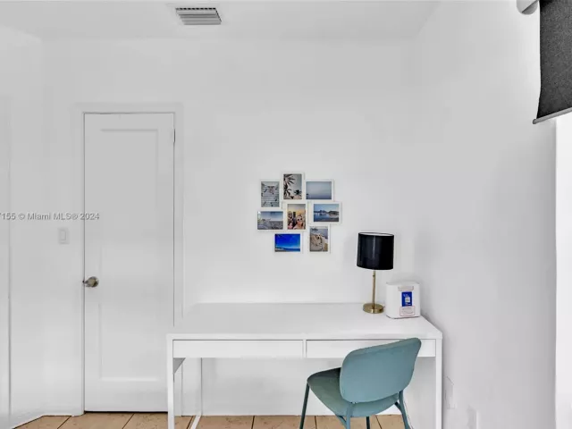 Продажа дома по адресу 1220 NE 128th St - фото 4959874