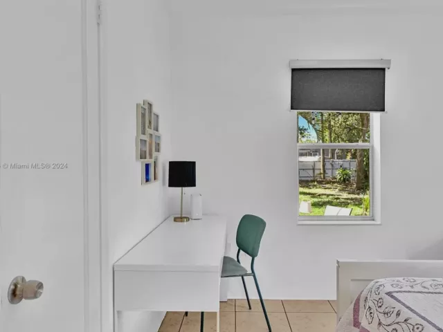 Продажа дома по адресу 1220 NE 128th St - фото 4959875