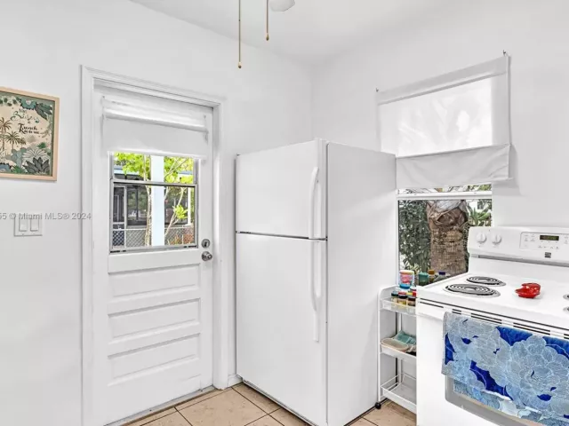 Продажа дома по адресу 1220 NE 128th St - фото 4959876