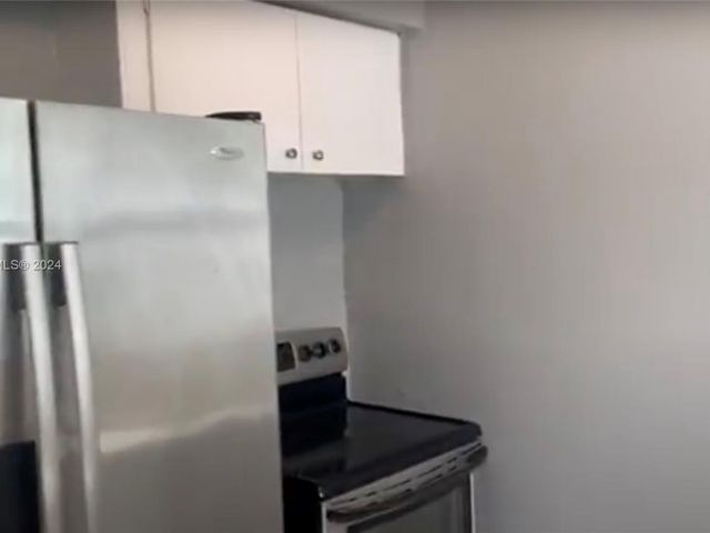 Продажа дома по адресу 1209 NW 19th Ave - фото 5405985