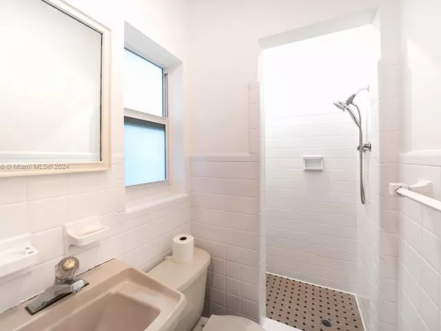 Дом в аренду по адресу 1310 Jackson St 1310 - фото 4971109