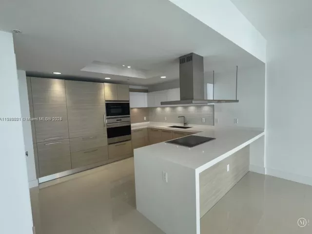 Продажа квартиры # - фото 4979535