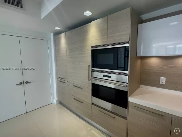 Продажа квартиры # - фото 4979536