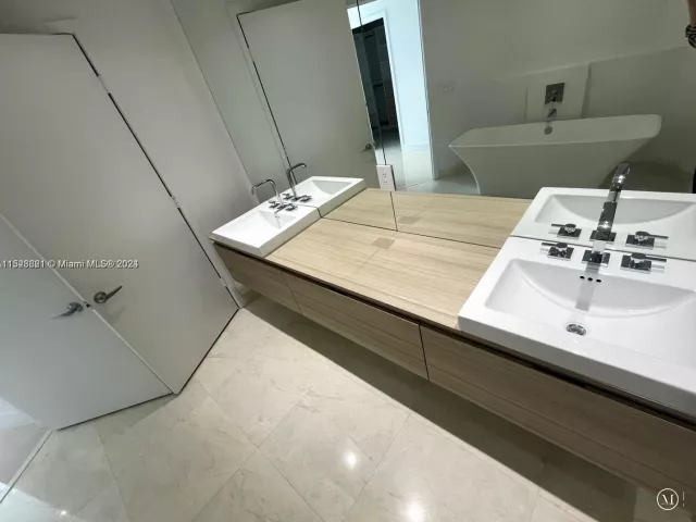 Продажа квартиры # - фото 4979525