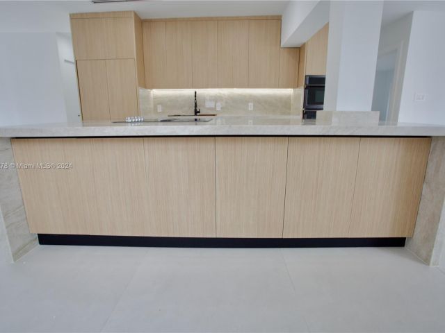 Продажа дома по адресу 6470 SW 23rd St - фото 4997073