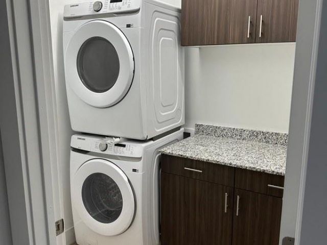 Продажа дома по адресу 404 SE 22nd St 3 - фото 5786482