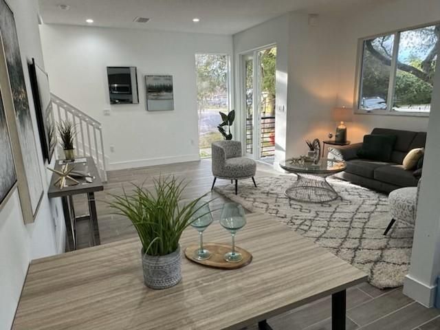 Продажа дома по адресу 404 SE 22nd St 3 - фото 5786493