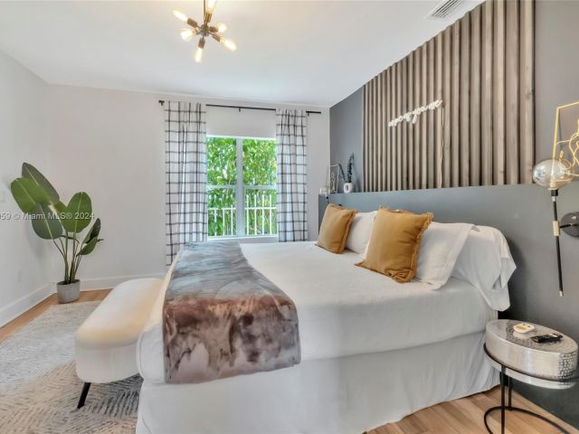 Продажа дома по адресу 37 NW 47th St - фото 5089373