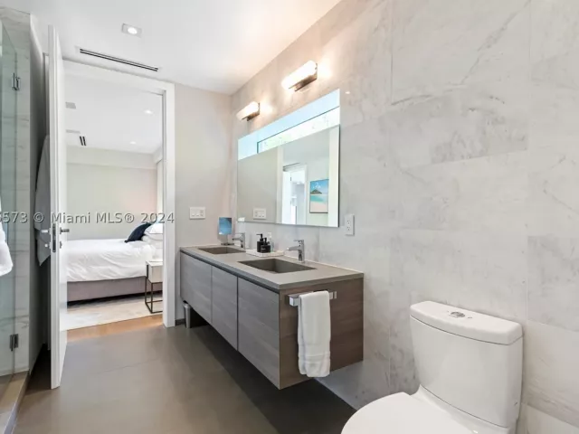 Продажа дома по адресу 401 E Rivo Alto Dr - фото 9046398
