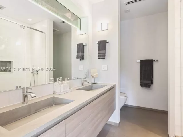 Продажа дома по адресу 401 E Rivo Alto Dr - фото 9046402