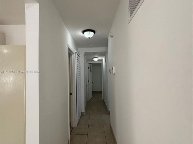 Продажа дома по адресу 412 NW 95th St - фото 5481111