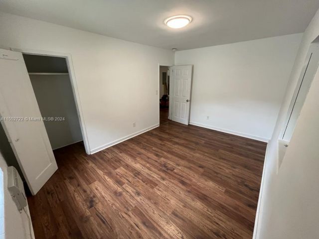 Продажа дома по адресу 320 NW 44th St - фото 5156339