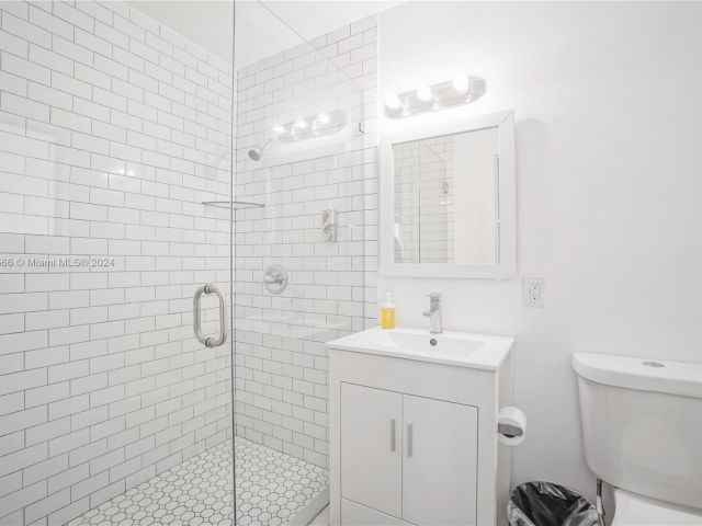 Продажа дома по адресу 175 NE 49th St - фото 5160909