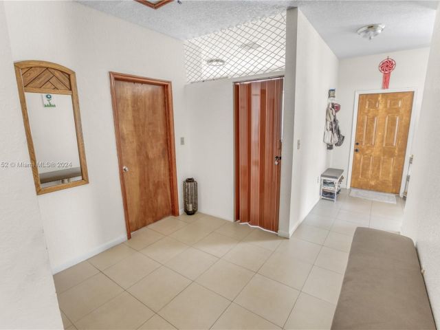 Продажа дома по адресу 311 NW 95th St - фото 5429668