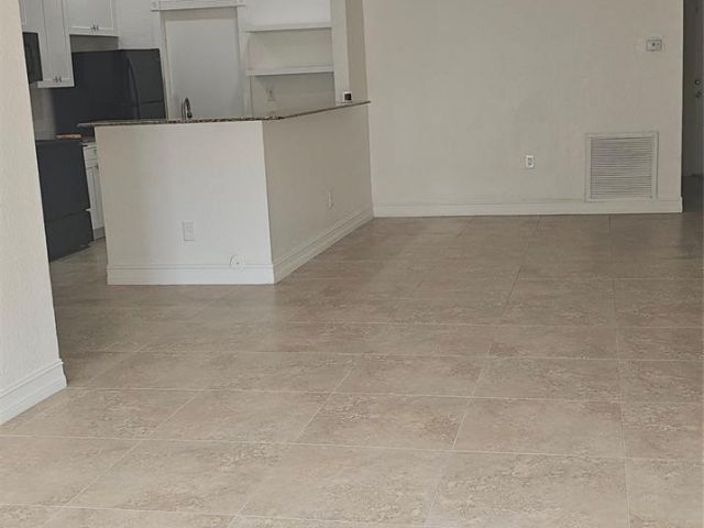 Продажа дома по адресу 2310 NW 7th Ct - фото 5364202