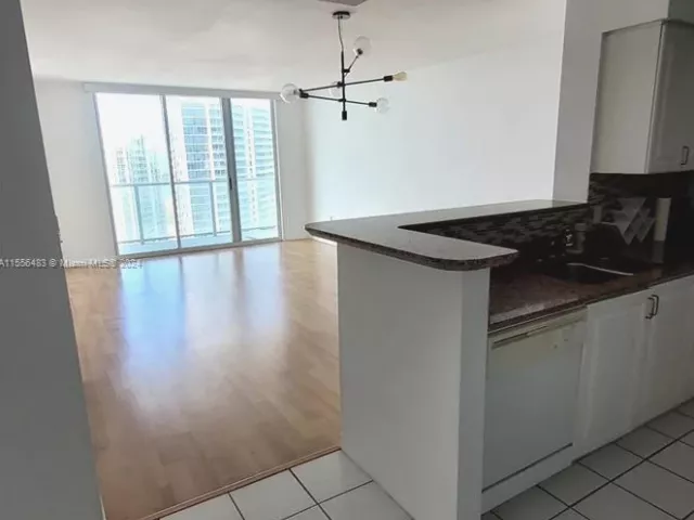 Продажа квартиры #2805 - фото 5180704