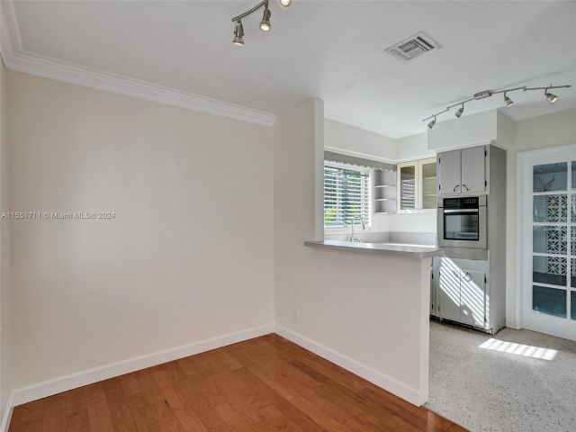 Продажа дома по адресу 1510 Coolidge St - фото 5488105