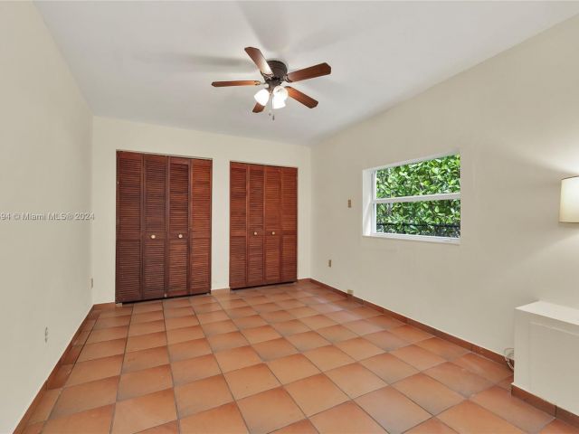 Продажа дома по адресу 2618 Alhambra Cir - фото 5194427