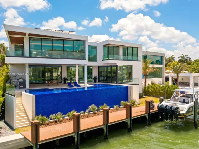 Продажа дома по адресу 1133 Belle Meade Island Dr - фото 5219761