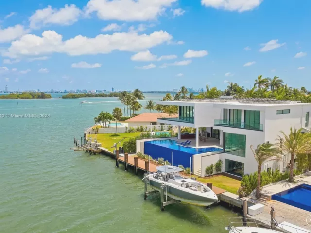 Продажа дома по адресу 1133 Belle Meade Island Dr - фото 5219766