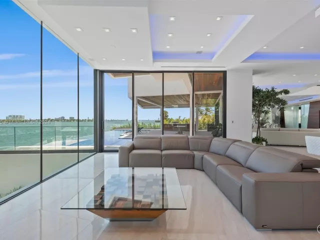 Продажа дома по адресу 1133 Belle Meade Island Dr - фото 5219750