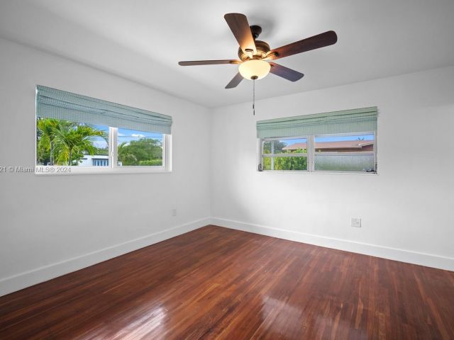 Продажа дома по адресу 13721 N Miami Ave - фото 5468790