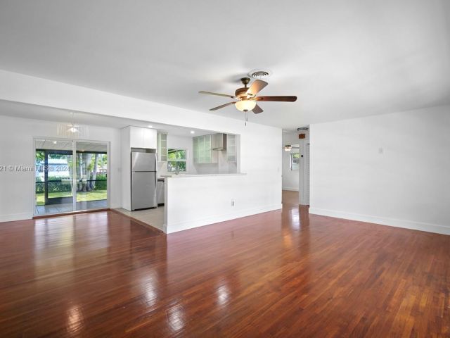 Продажа дома по адресу 13721 N Miami Ave - фото 5468798