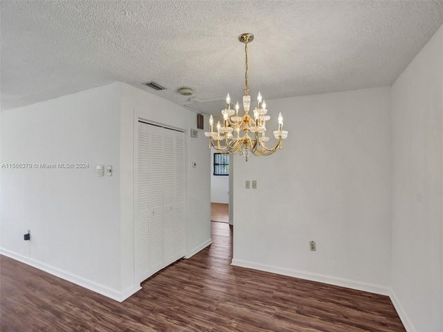 Продажа дома по адресу 17940 NW 8th Ave - фото 5252922