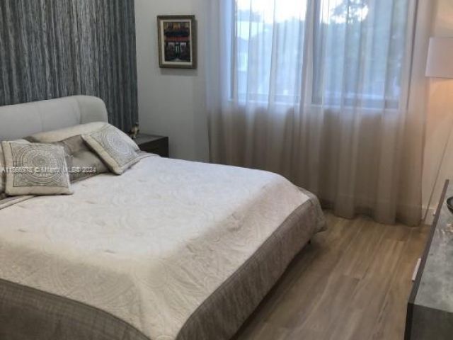 Продажа дома по адресу 409 NE 17th Ave - фото 5368553