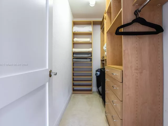 Дом в аренду по адресу 1412 SE 2nd St - фото 5267494